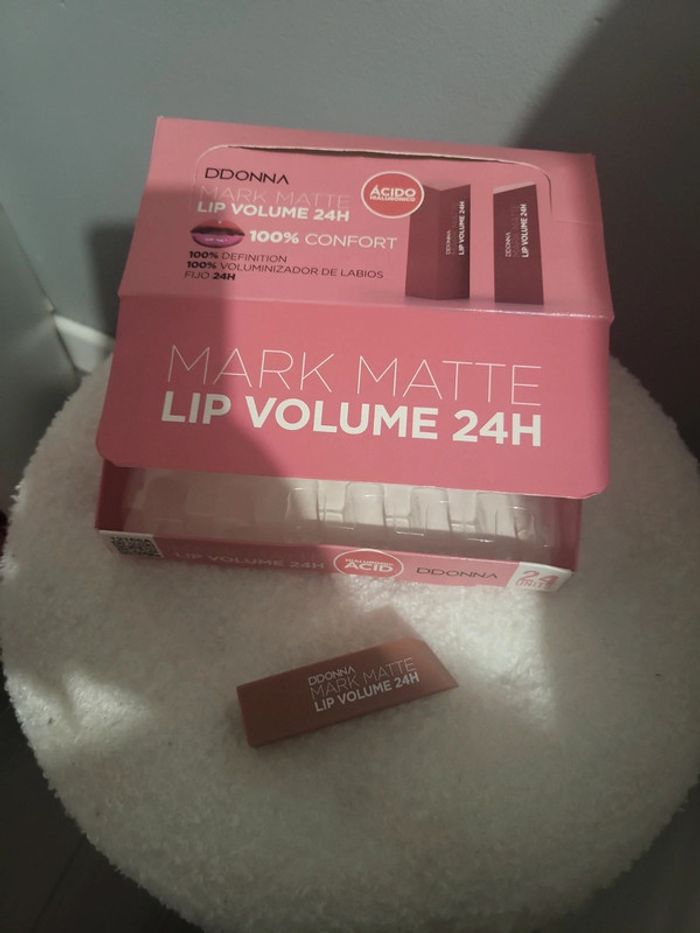 Rouge à lèvres mat neuf d'donna - photo numéro 2