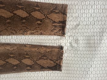 Pantalon motif serpent marron/caramel taille XL, Zara