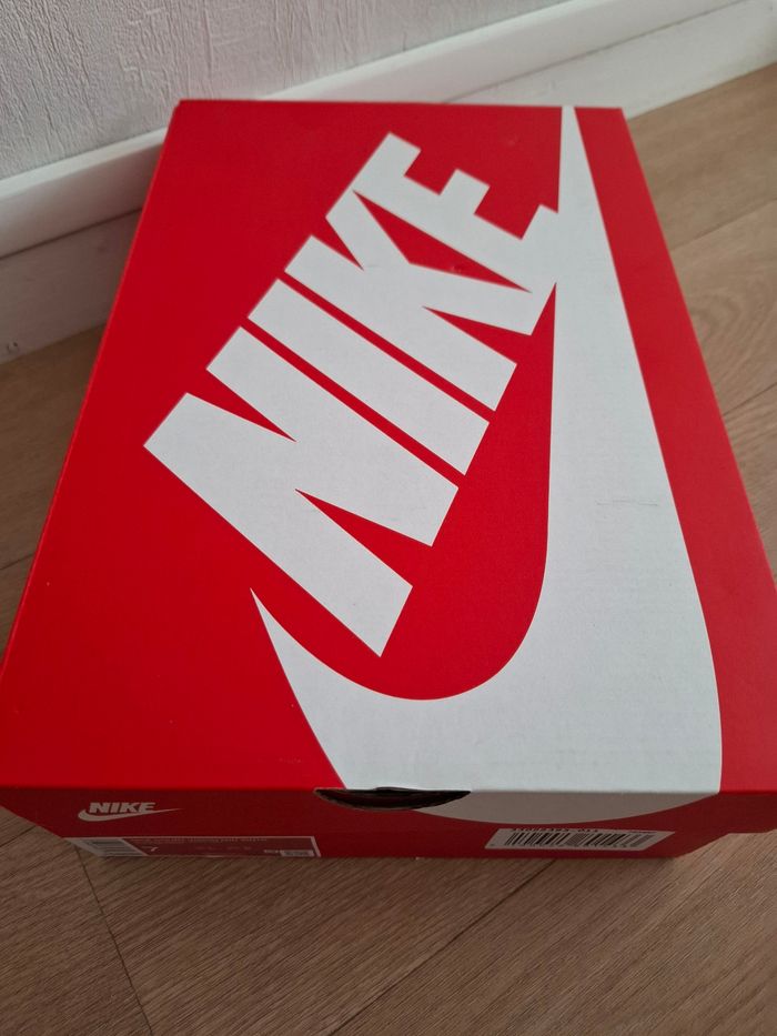 Nike 40 - photo numéro 4