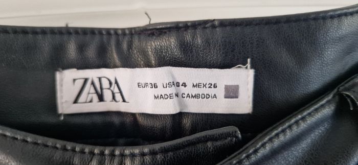 Pantalon effet similicuir noir Zara Taille 36 - photo numéro 2