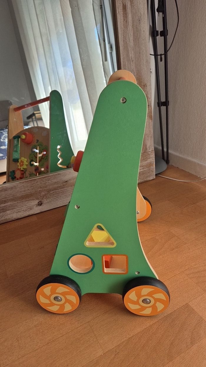 Chariot de marche en bois - photo numéro 3