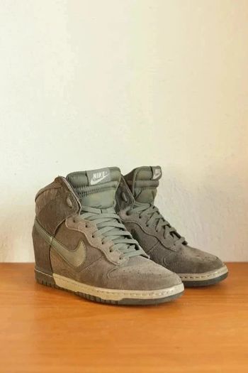 Baskets Nike compensées vert d'eau à motifs chevrons