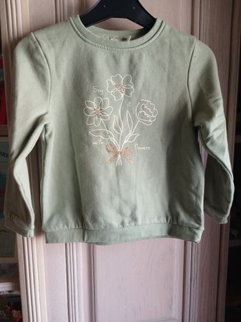 Pull avec fleurs 5 ans Orchestra 