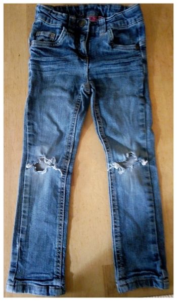 Jean 4 ans style rock