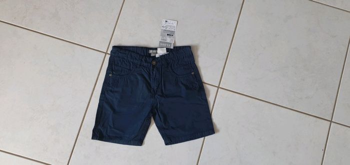Short garçon 8 ans Neuf LYA