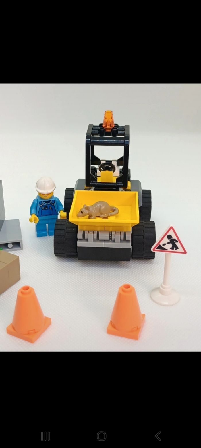 Figurine LEGO City - Le camion de chantier 60284
Complet - photo numéro 8