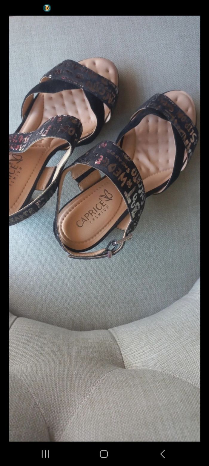 Chaussures à talon neuves - photo numéro 3