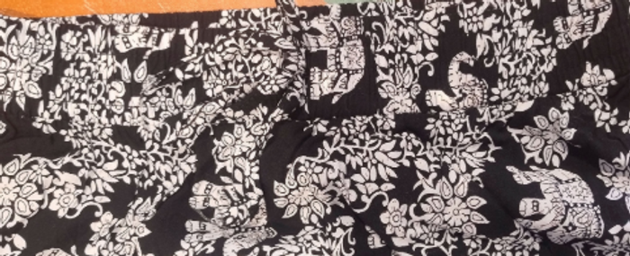 Jupe longue noire à motifs blancs - photo numéro 2