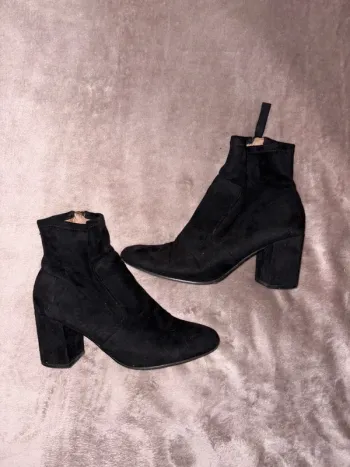 Bottines femme noir à talons taille 38 en très bon état
