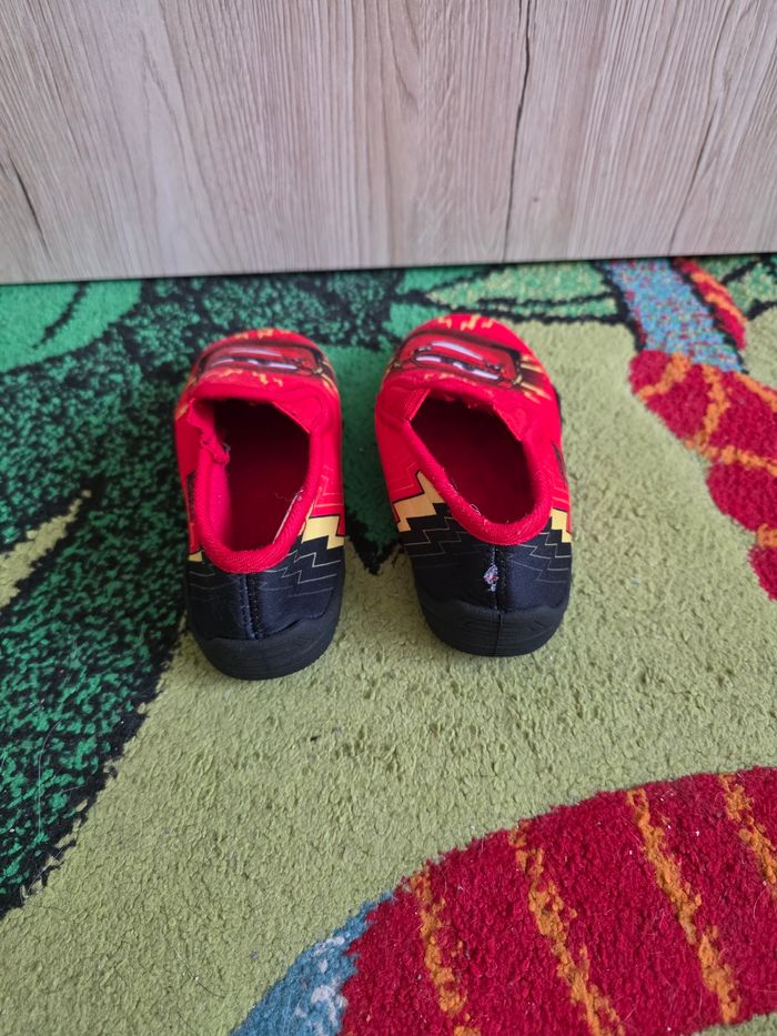 CHAUSSONS GARÇON DISNEY THE PIXAR CARS ROUGE TAILLE 29 - photo numéro 2
