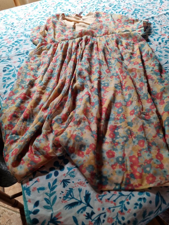 Pantalon jamais porté - photo numéro 3