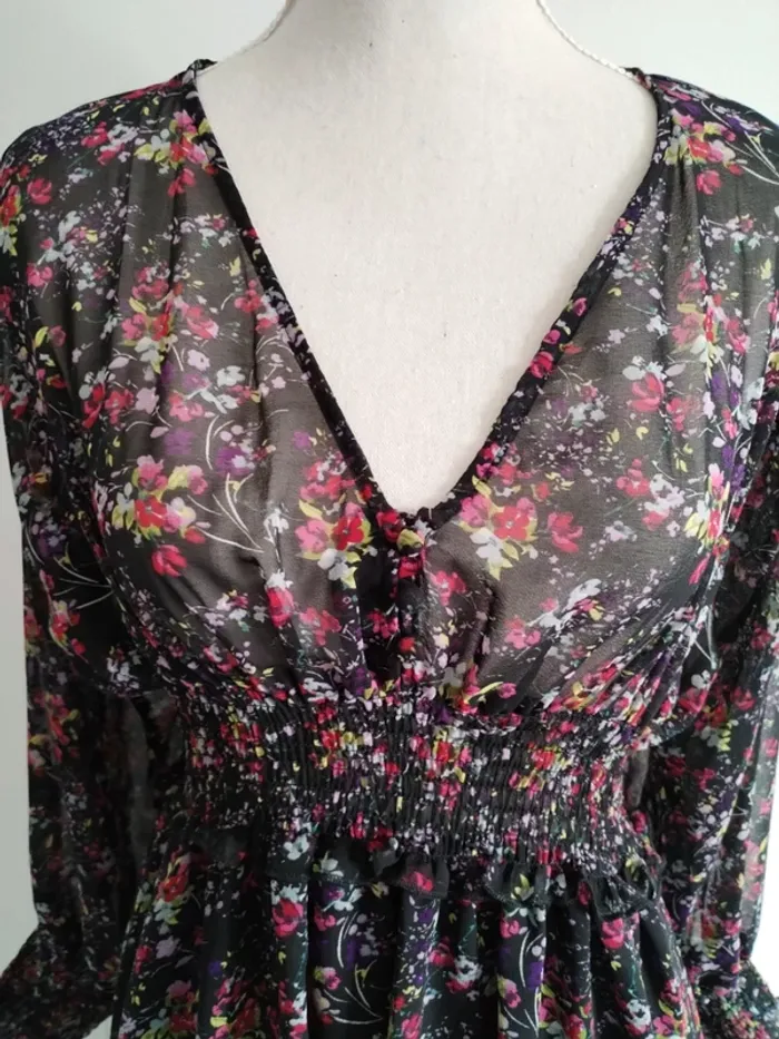 Robe fleurie Zara Taille M 🌸👗 - photo numéro 2