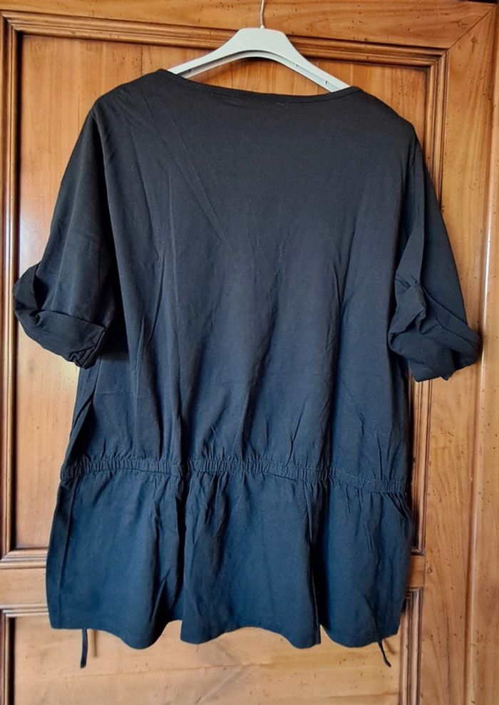 Tee-shirt NEUF pour femme taille 50 / 52 - photo numéro 2