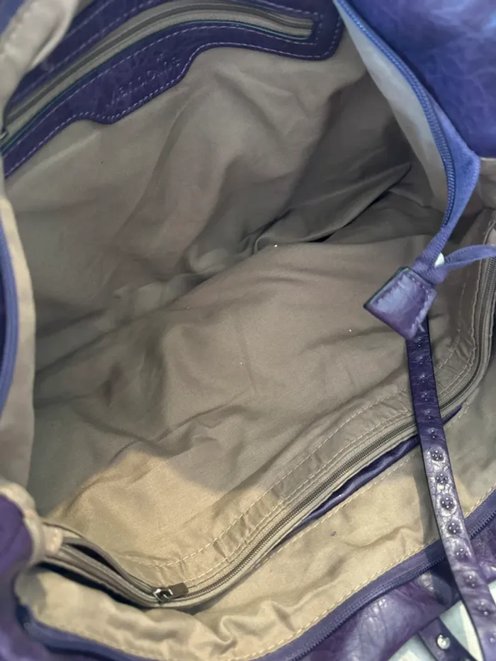 Sac à main violet Mandoline, il ya des marques d'usures, 36*32cm - photo numéro 7