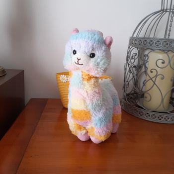 Peluche-doudou "Petit Lama/Alpaga" arc-en-ciel