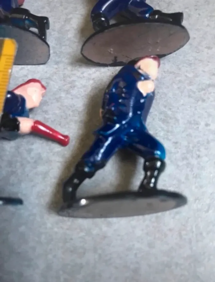 vintage 4 petites figurines plastique de pompiers américains - photo numéro 3
