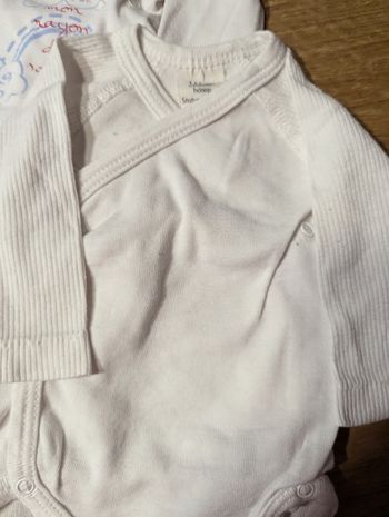 Lot de 4 bodies croisés 1 mois