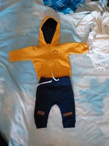 Veste et sarouel 6 mois