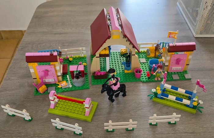 Lego friends écurie