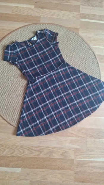 Magnifique robe à carreaux Taille 8ans