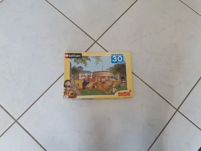 Puzzle 30 pièces Le manège Enchanté