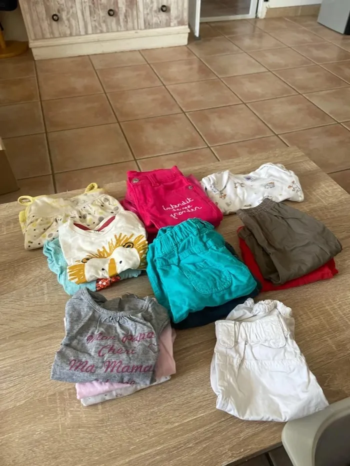 Lot fille 6 mois (14 pièces)