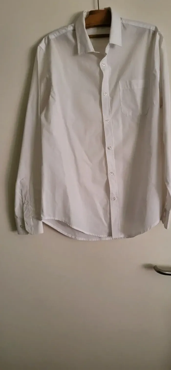 Belle chemise blanche homme