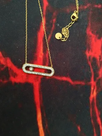 Joli collier en acier inoxydable doré