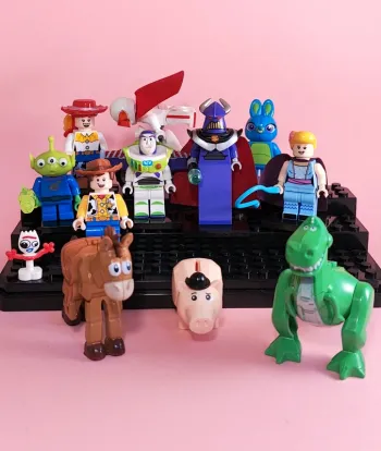 Toy story - lot de 11 mini figurines au format Lego