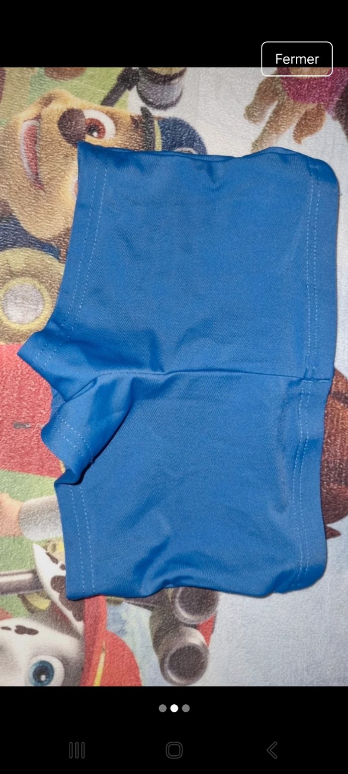Maillot de bain 5 ans en très bon état - photo numéro 2