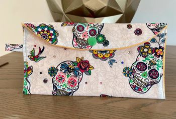 Jolie pochette rangement sac à mains chouchous maquillage papiers neuve
