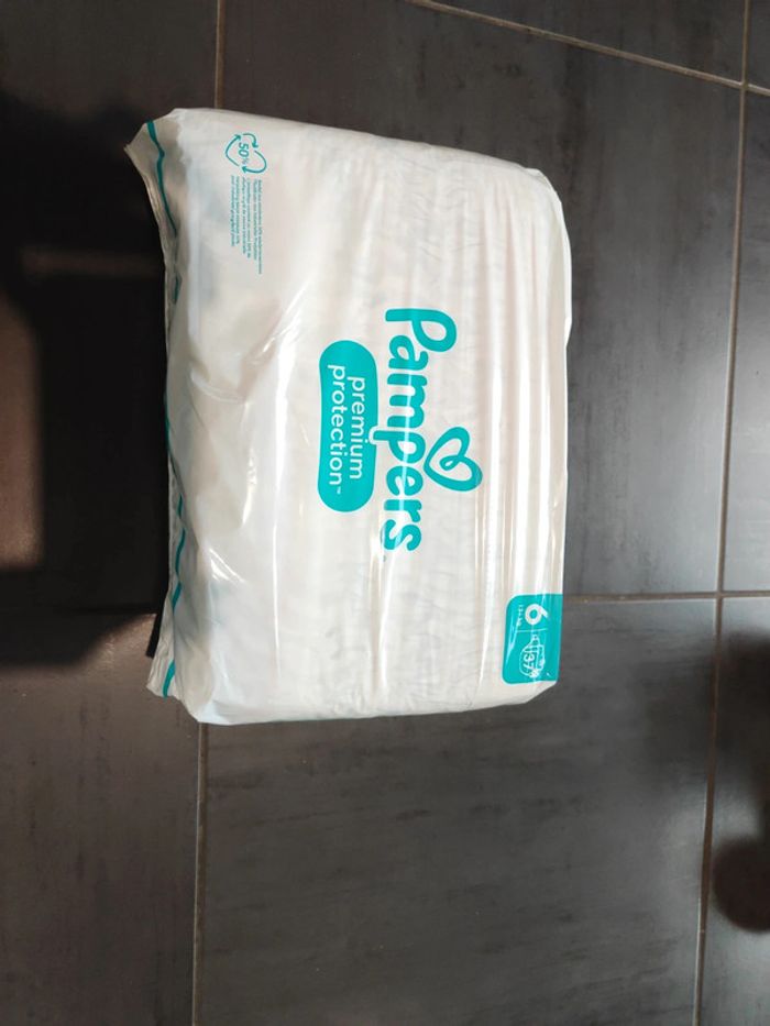 Couches pampers taille 6