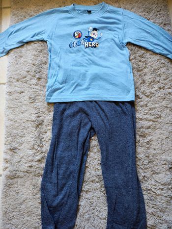 Pyjama 2 pièces taille 5 ans