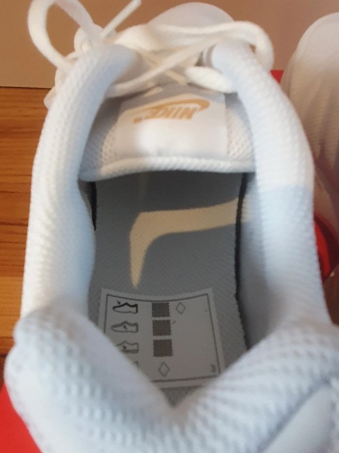 Nike Air Max "White/Gold" (36) - photo numéro 5