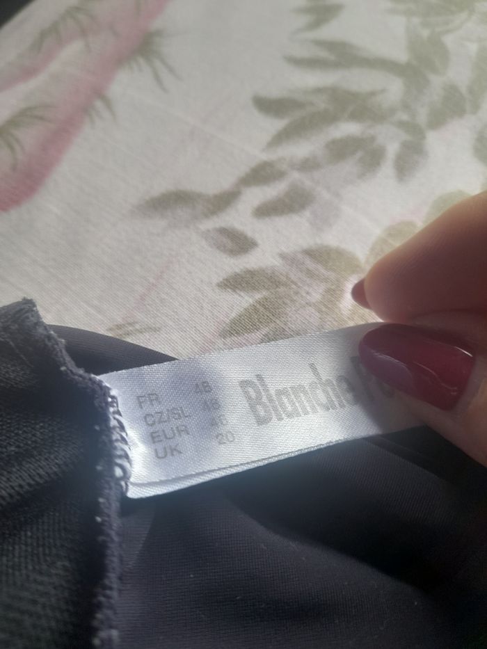 Maillot de bain jupette noir et fleuri, marque Blanche porte, taille 48 - photo numéro 3