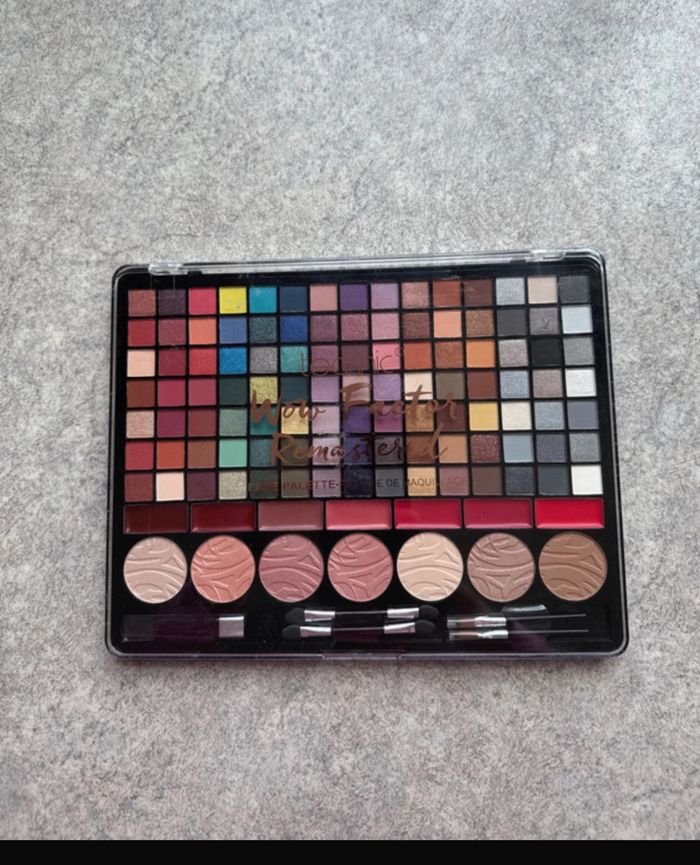 Palette de maquillage neuf
