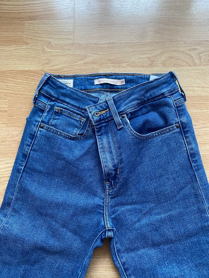 Magnifique Jean Levi’s bleu skinny 721 High rise skinny  taille 24 - photo numéro 2