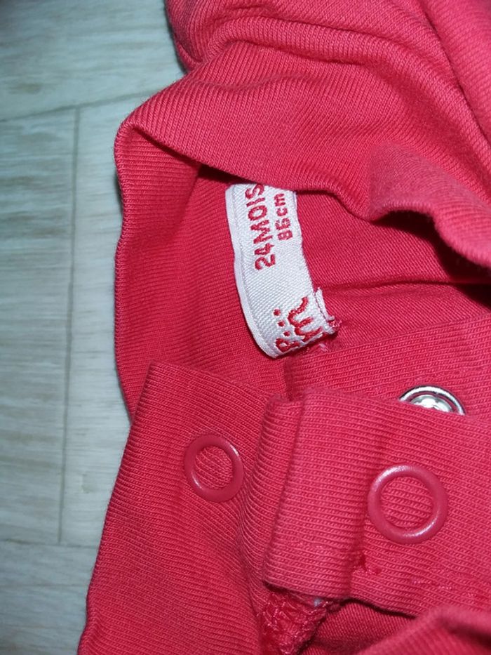 Sous pull imprimé en excellent état - photo numéro 3