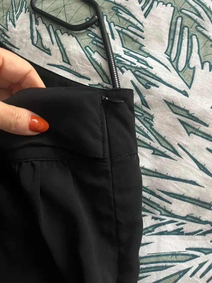 Jupe noire Camaïeu – Taille 40 – Élégante avec nœud - photo numéro 3