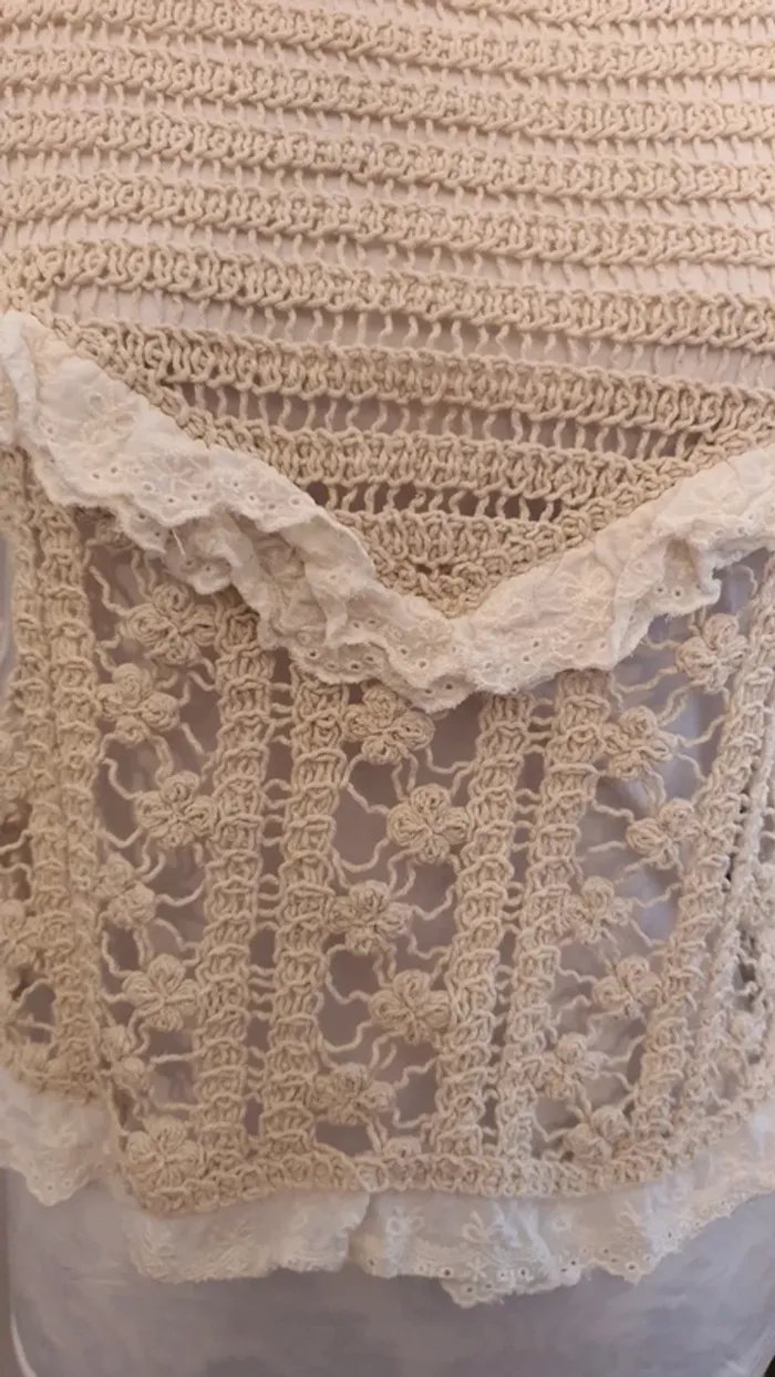 Petit pull sans manche - photo numéro 2