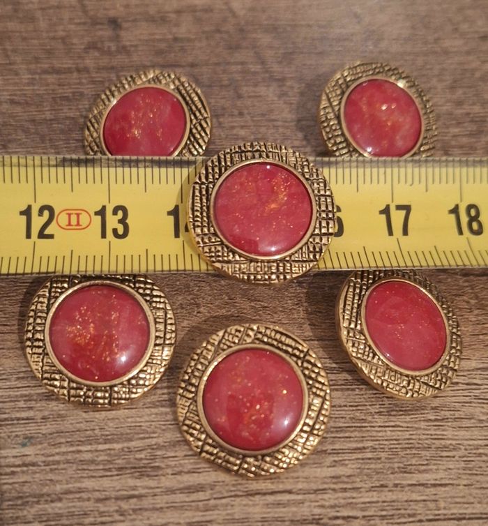 Lot de 6 boutons vintage rouge et doré - photo numéro 4