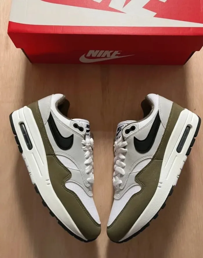 Nike Air Max 1 White Black Pure Platinium Médium Olive Taille 38,5