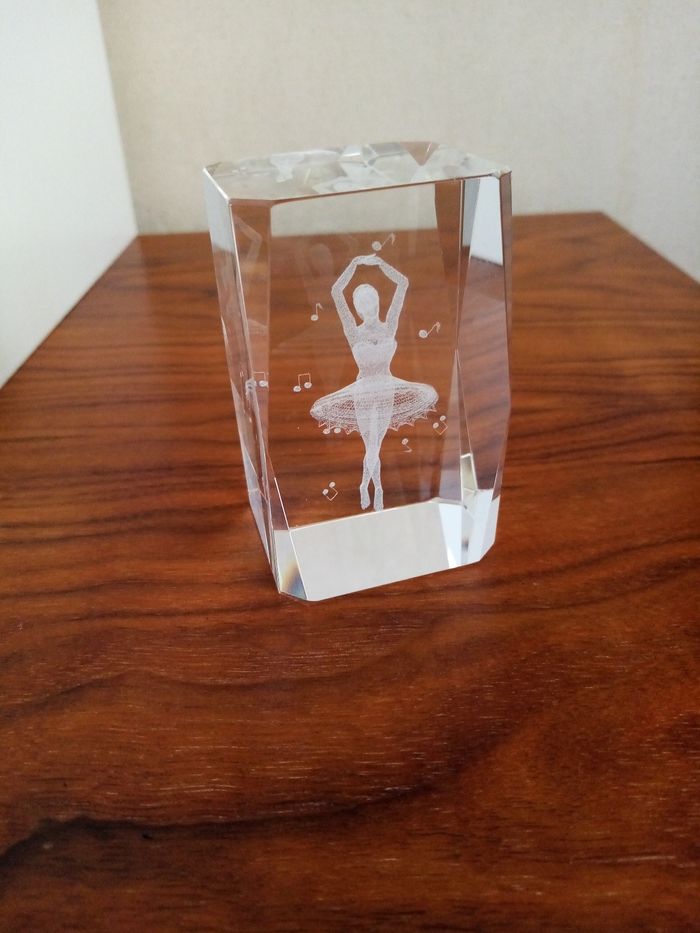 Figurine relief danseuse en 3D