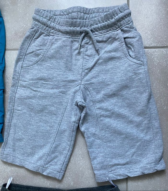 Lot 7 shorts/ bermudas taille 10 ans - photo numéro 5