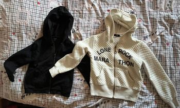 Lot de 2 gilets à capuche