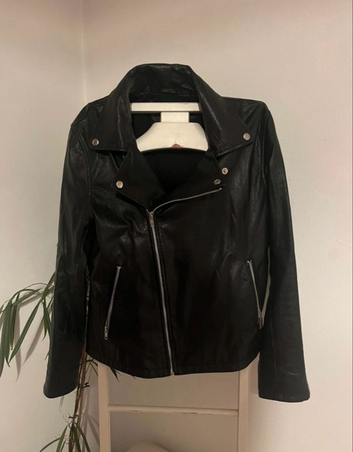Blouson en cuir noir – Style biker, excellent état ! - photo numéro 3