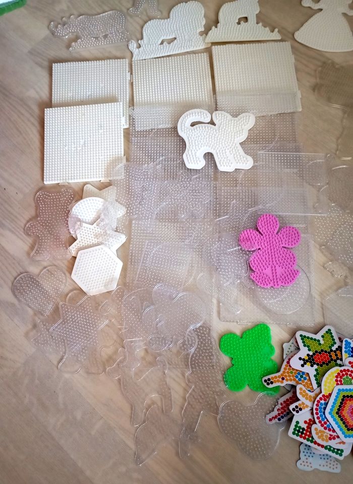 Gros lot de perles à repasser et modèles - photo numéro 2