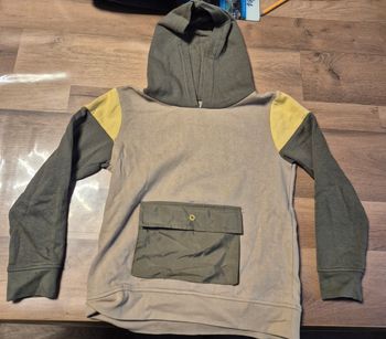 Sweat a capuche garçon 8 ans 