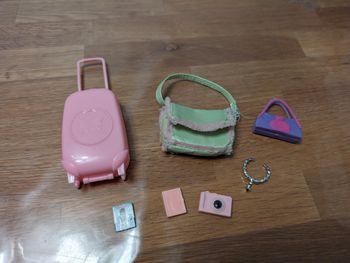 Lot d'accessoires pour poupée 30 cm/ Barbie