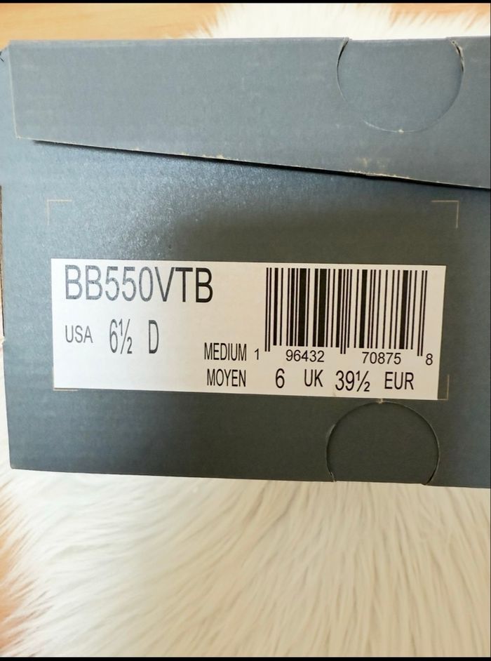 Baskets New Balance 550 – Taille 39,5 – blanc/rouge – Neuf avec étiquette - photo numéro 5